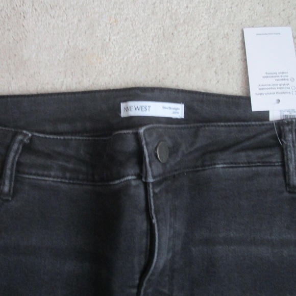 NINE WEST Sculpting Denim Womens' Plus Black Slim Straight Leg Jeans Size 20W - Picture 2 of 3